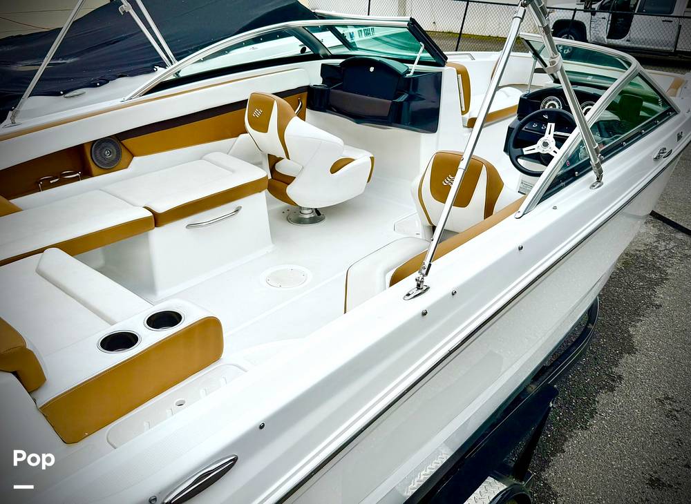 Slide: The Image of Trailer Not Included - 15631410