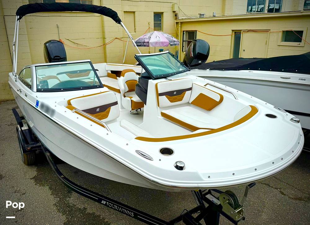 Slide: The Image of Trailer Not Included - 15631411