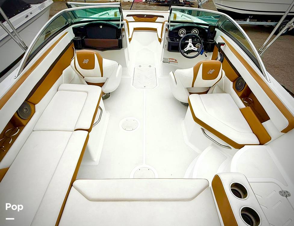 Slide: The Image of Four Winns HD2 2021 - 15631414