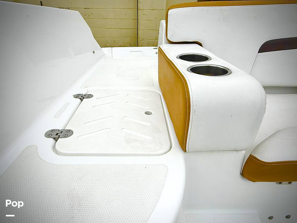 Slide: The Image of Four Winns HD2 2021 - 15631416