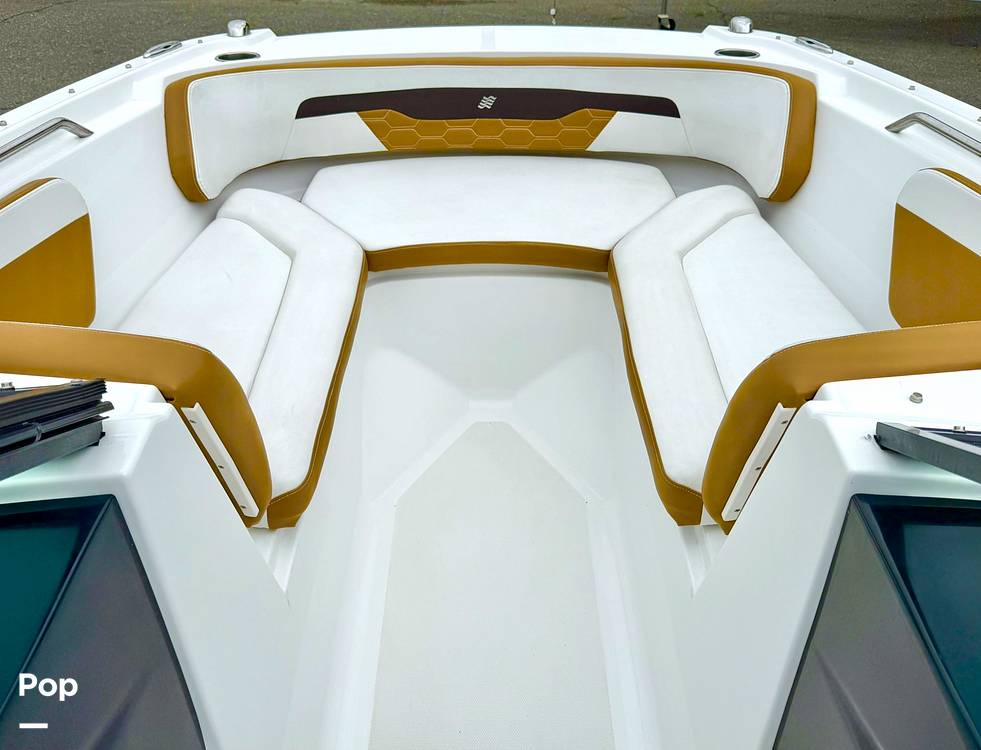 Slide: The Image of Four Winns HD2 2021 - 15631419