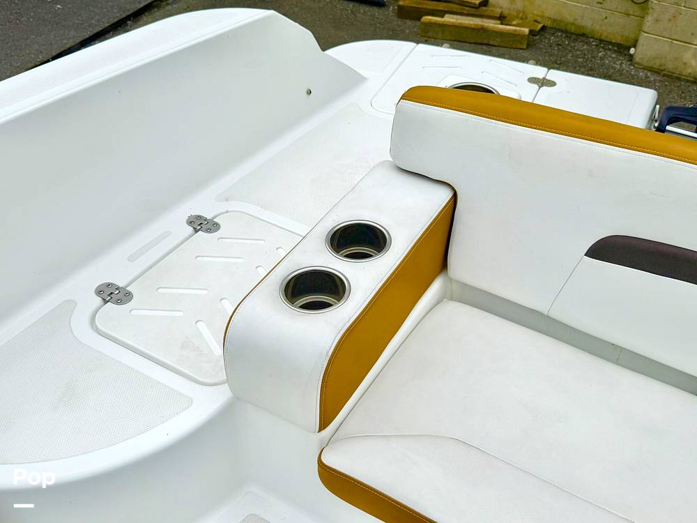 Slide: The Image of Four Winns HD2 2021 - 15631426