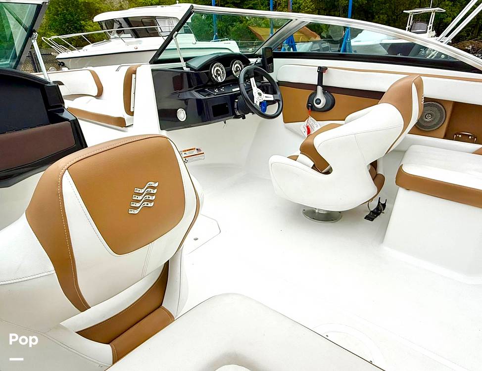 Slide: The Image of Four Winns HD2 2021 - 15631429