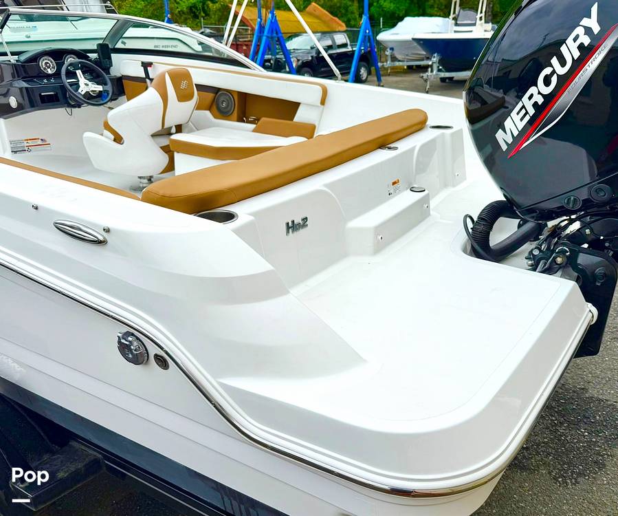 Slide: The Image of Trailer Not Included - 15631434