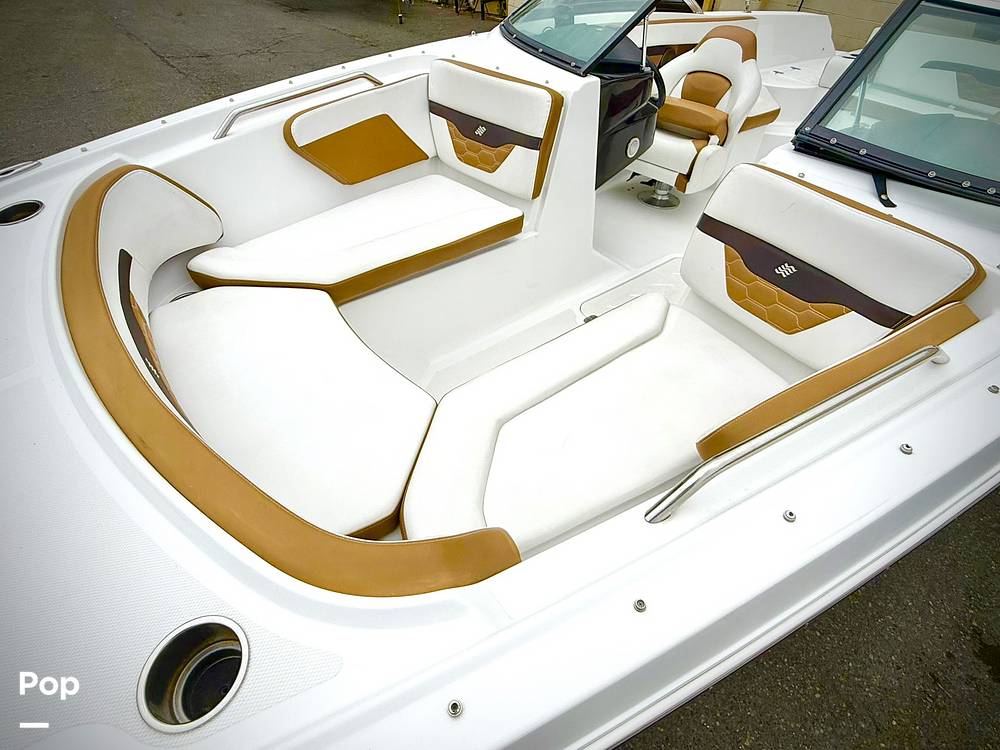 Slide: The Image of Four Winns HD2 2021 - 15631446