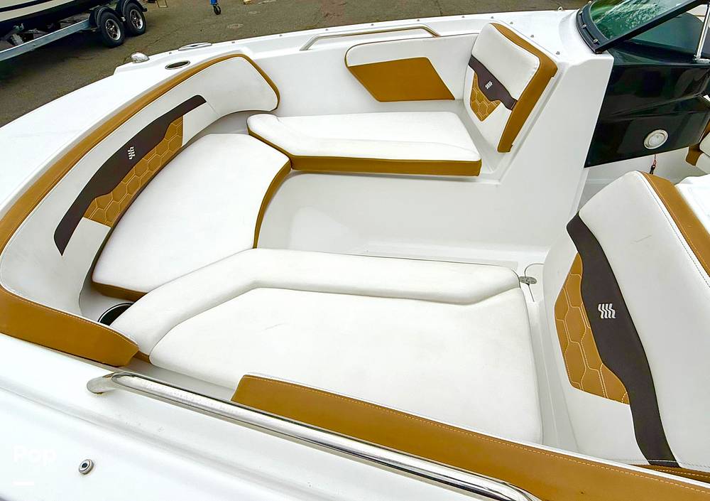 Slide: The Image of Four Winns HD2 2021 - 15631448