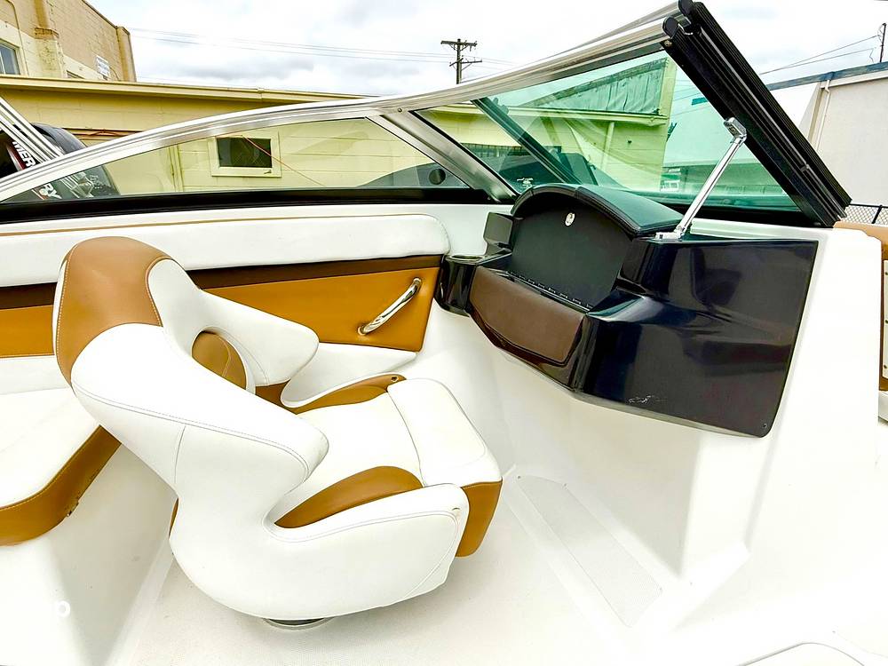 Slide: The Image of Four Winns HD2 2021 - 15631450