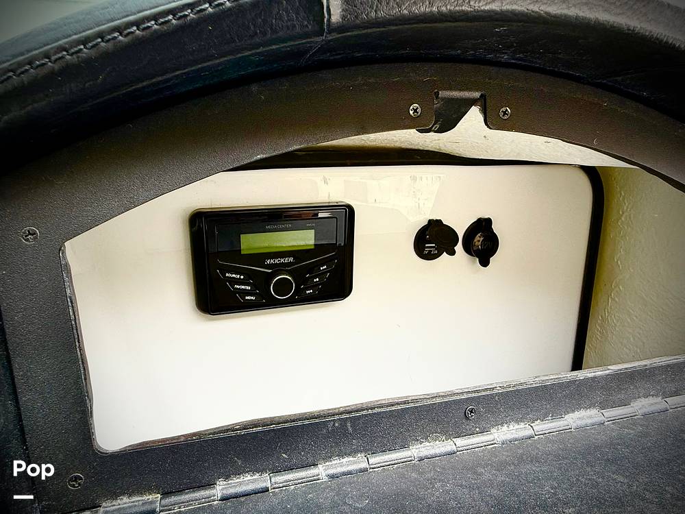 Slide: The Image of Four Winns HD2 2021 - 15631455