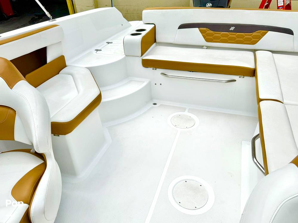 Slide: The Image of Four Winns HD2 2021 - 15631461