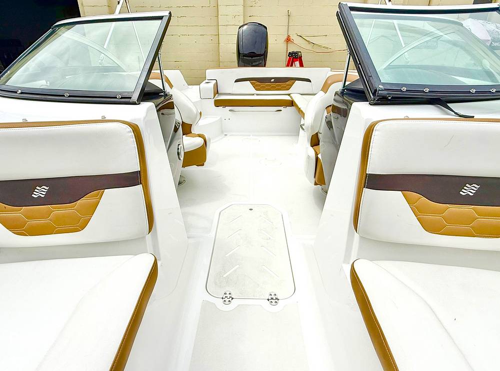 Slide: The Image of Four Winns HD2 2021 - 15631463