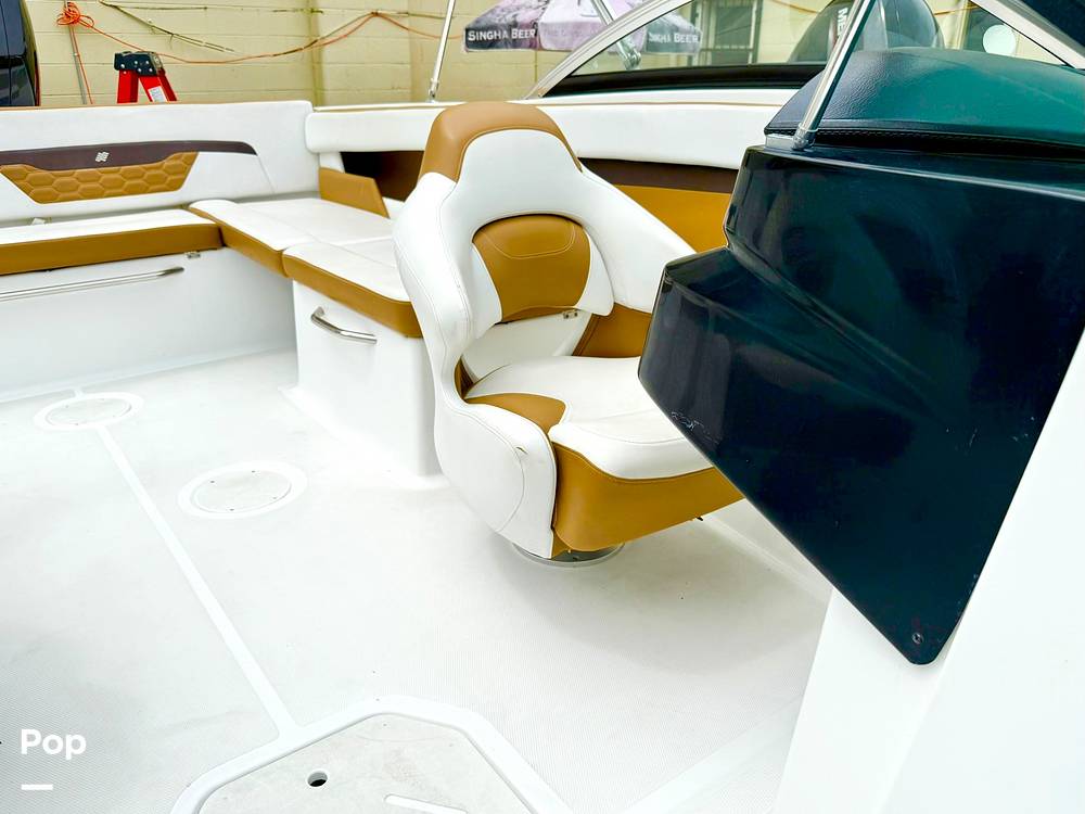 Slide: The Image of Four Winns HD2 2021 - 15631464