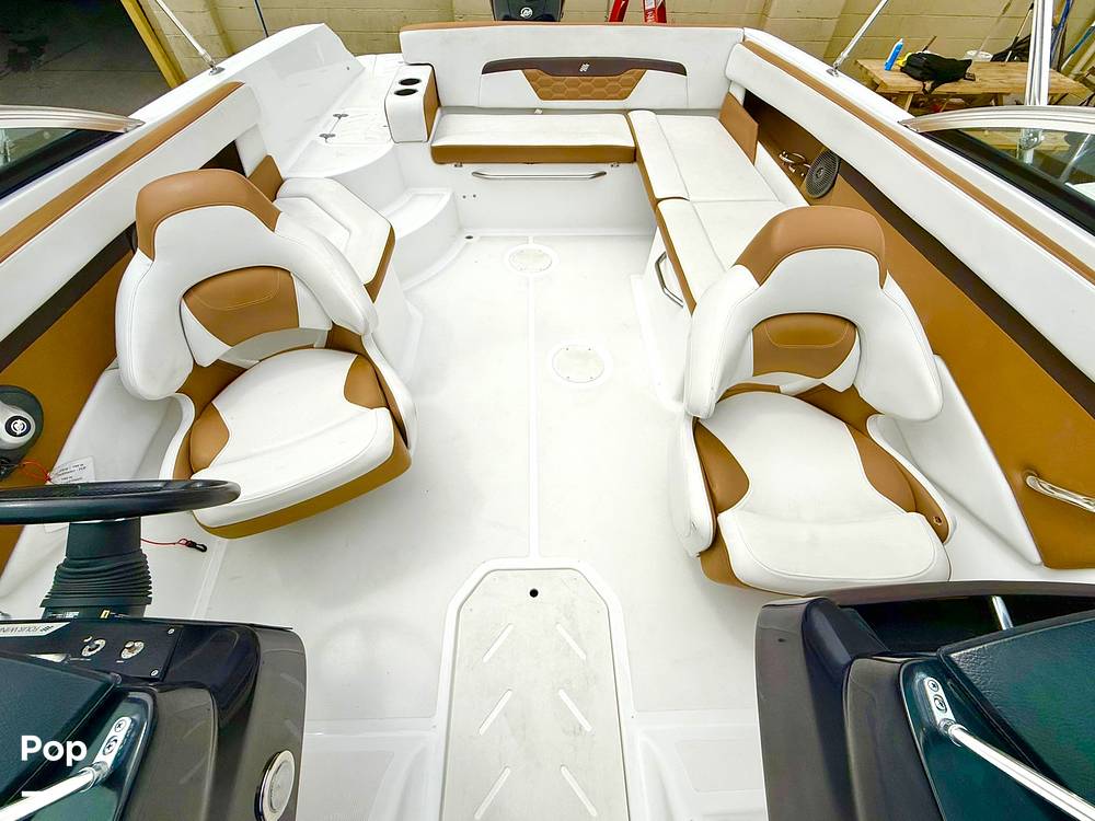 Slide: The Image of Four Winns HD2 2021 - 15631465