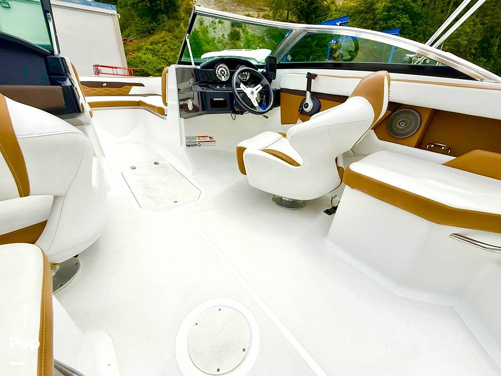 Slide: The Image of Four Winns HD2 2021 - 15631466