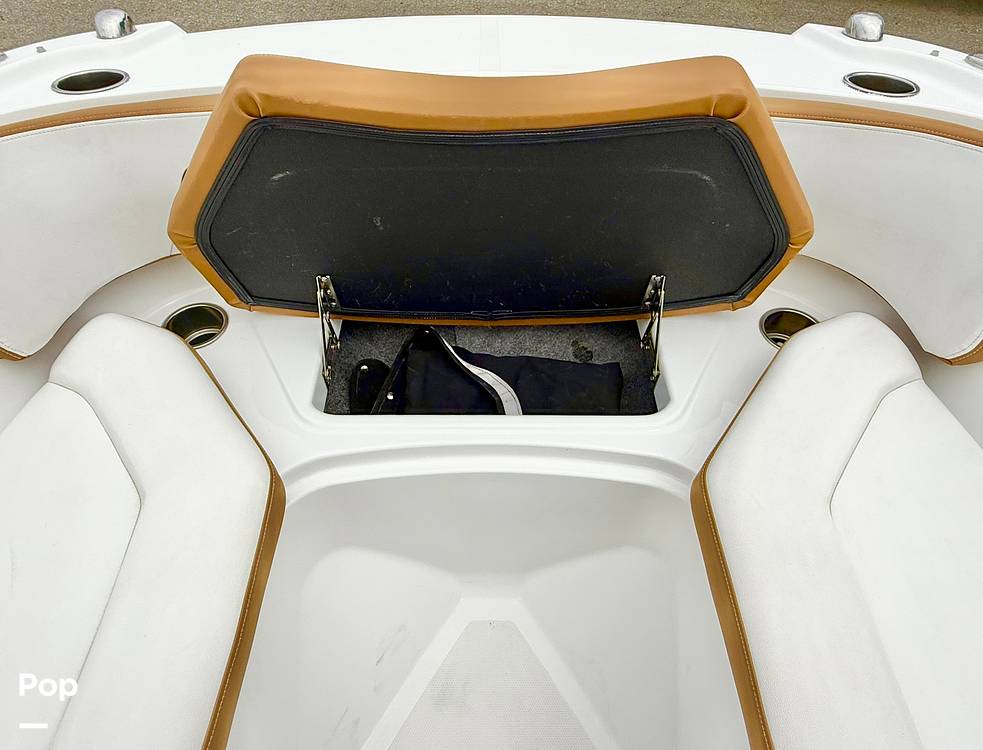 Slide: The Image of Four Winns HD2 2021 - 15631471