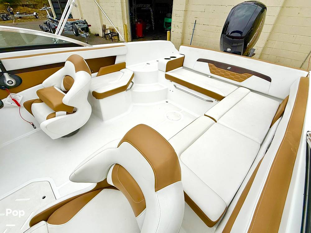 Slide: The Image of Four Winns HD2 2021 - 15631473