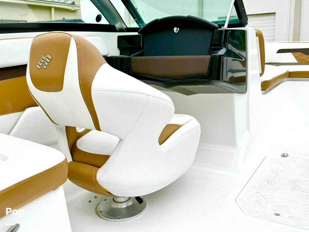 Slide: The Image of Four Winns HD2 2021 - 15631476