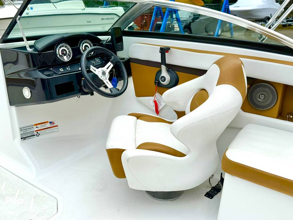 Slide: The Image of Four Winns HD2 2021 - 15631478