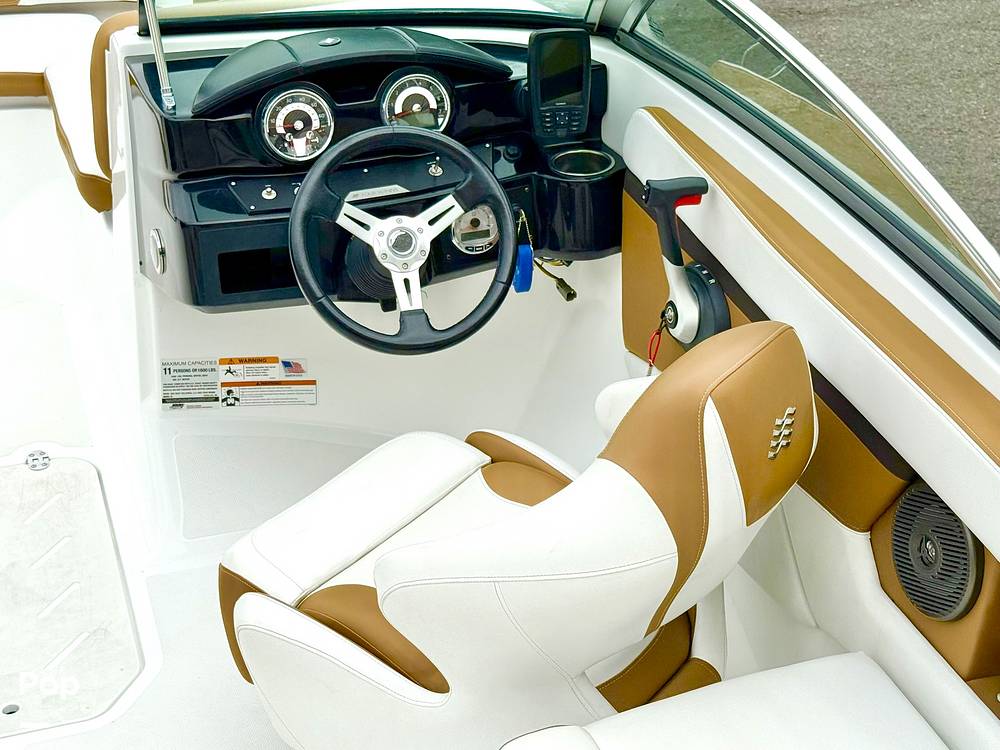 Slide: The Image of Four Winns HD2 2021 - 15631481