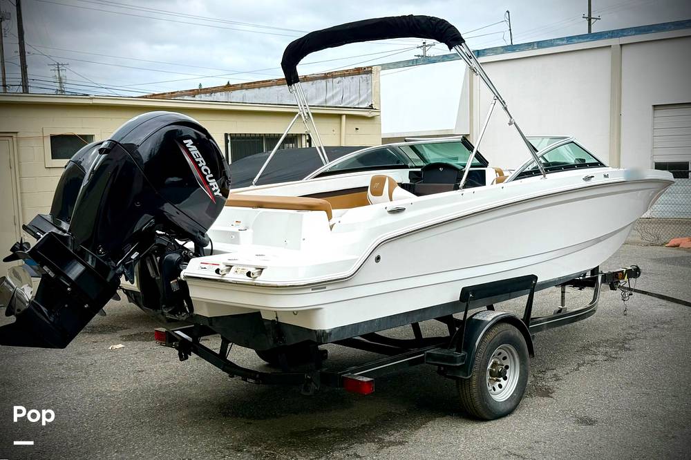 Slide: The Image of Trailer Not Included - 15631526