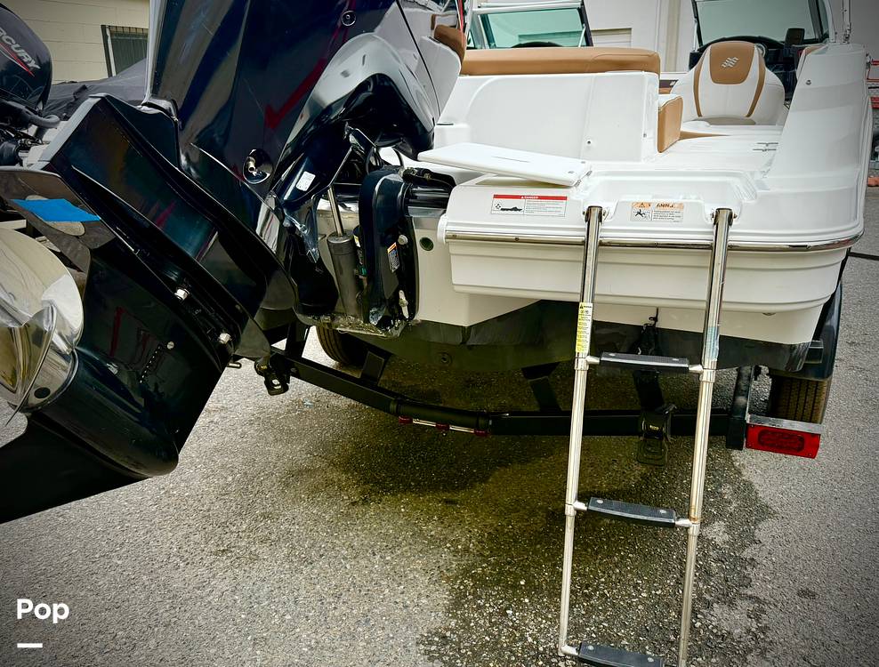 Slide: The Image of Trailer Not Included - 15631400