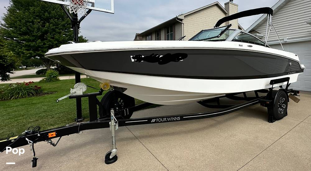 Slide: The Image of Four Winns HD2 2022 - 15639318