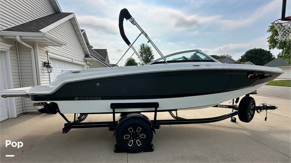 Slide: The Image of Four Winns HD2 2022 - 15639321