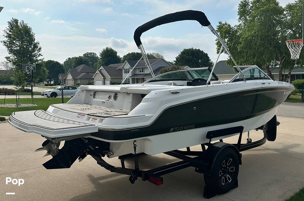 Slide: The Image of Four Winns HD2 2022 - 15639328