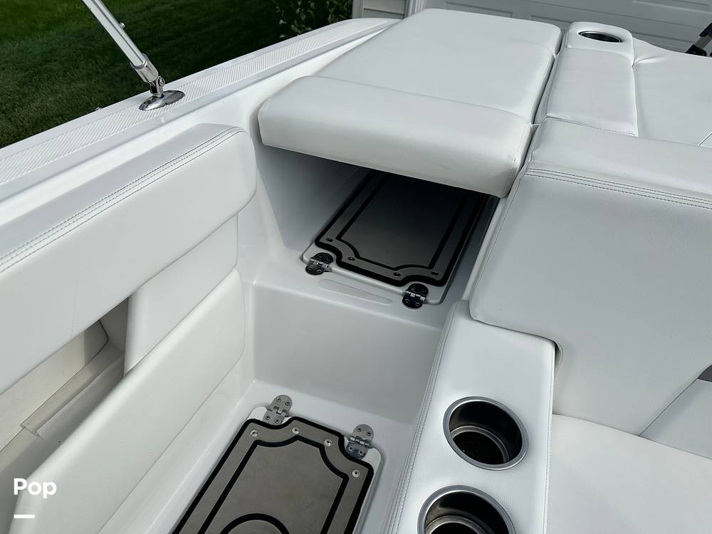 Slide: The Image of Four Winns HD2 2022 - 15639329