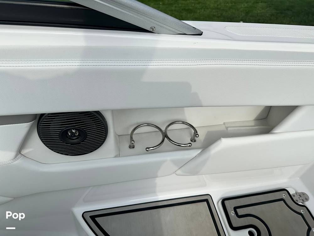 Slide: The Image of Four Winns HD2 2022 - 15639332