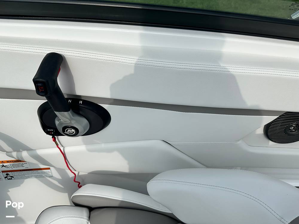 Slide: The Image of Four Winns HD2 2022 - 15639333