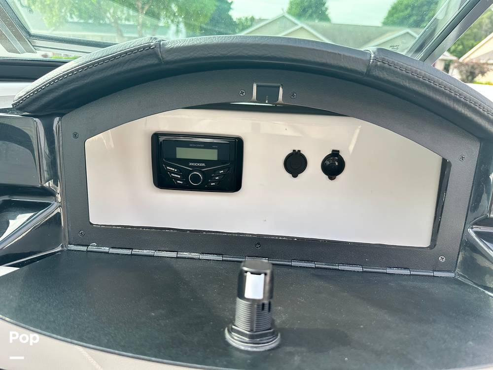 Slide: The Image of Four Winns HD2 2022 - 15639337