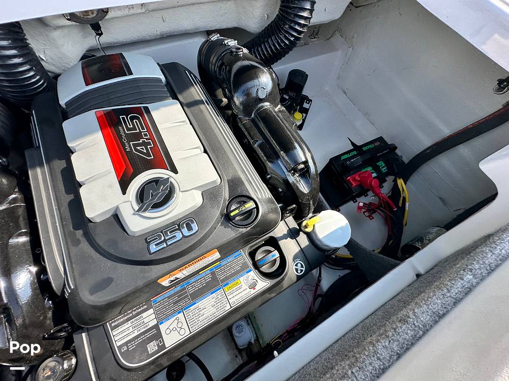 Slide: The Image of Four Winns HD2 2022 - 15639352