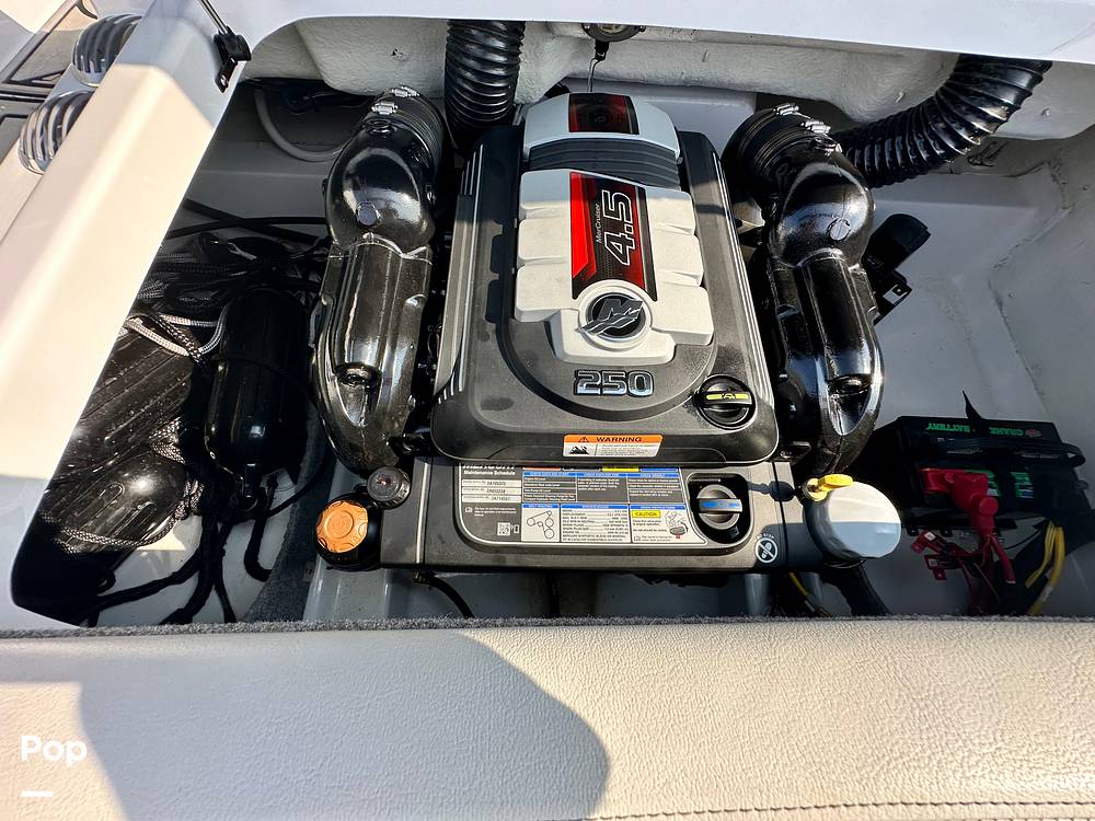 Slide: The Image of Four Winns HD2 2022 - 15639353