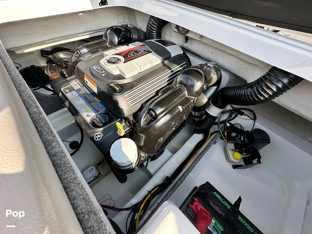 Slide: The Image of Four Winns HD2 2022 - 15639360