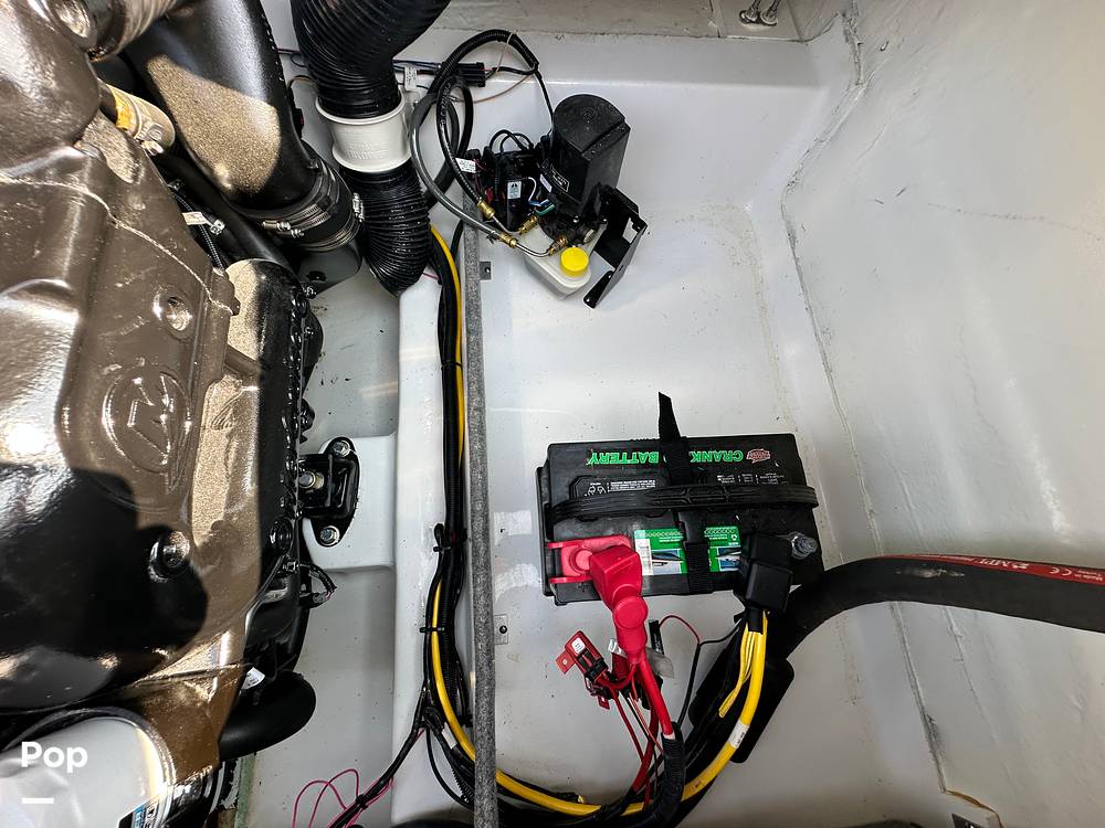 Slide: The Image of Four Winns HD2 2022 - 15639361