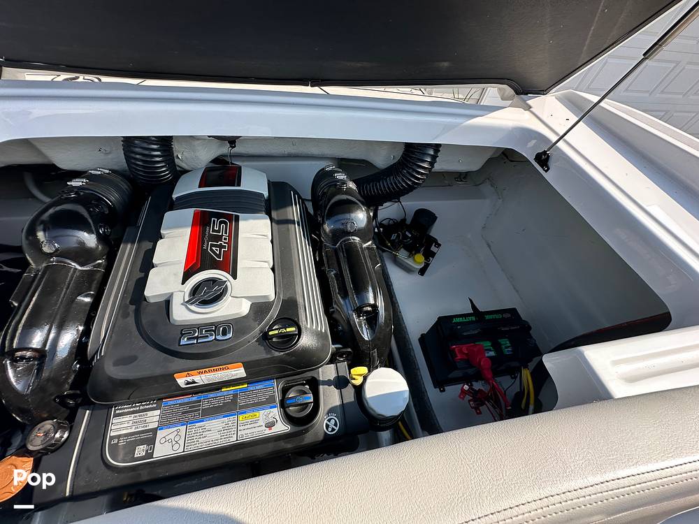 Slide: The Image of Four Winns HD2 2022 - 15639364