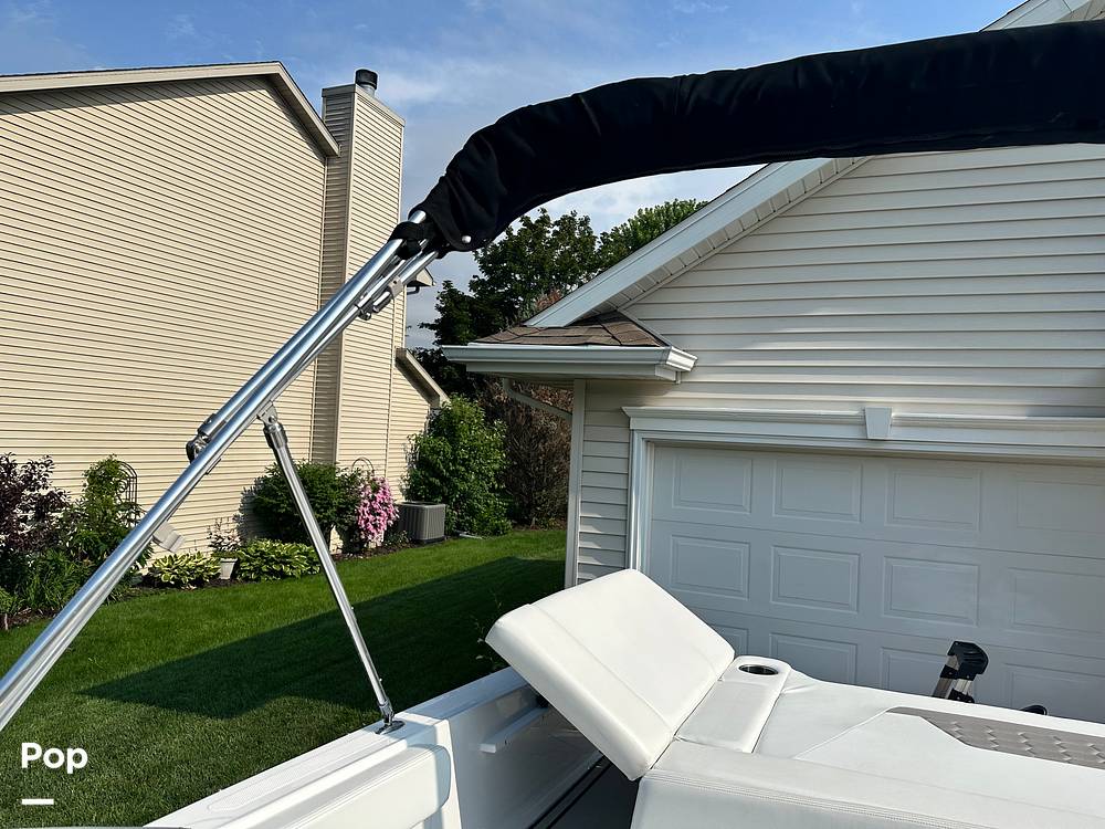 Slide: The Image of Four Winns HD2 2022 - 15639379