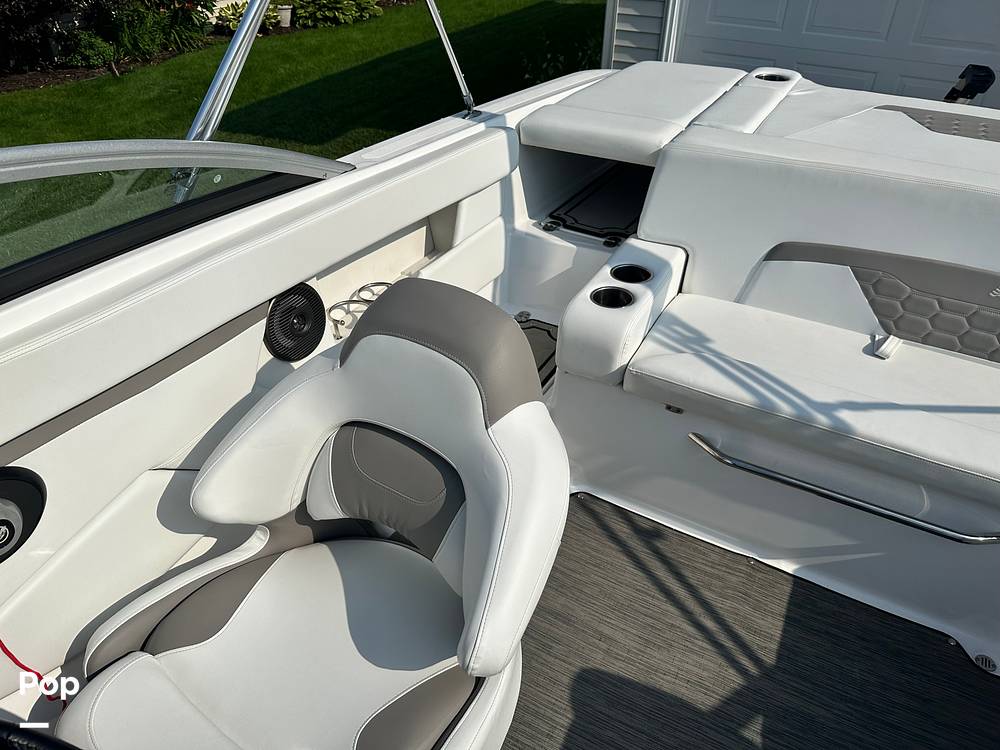 Slide: The Image of Four Winns HD2 2022 - 15639383