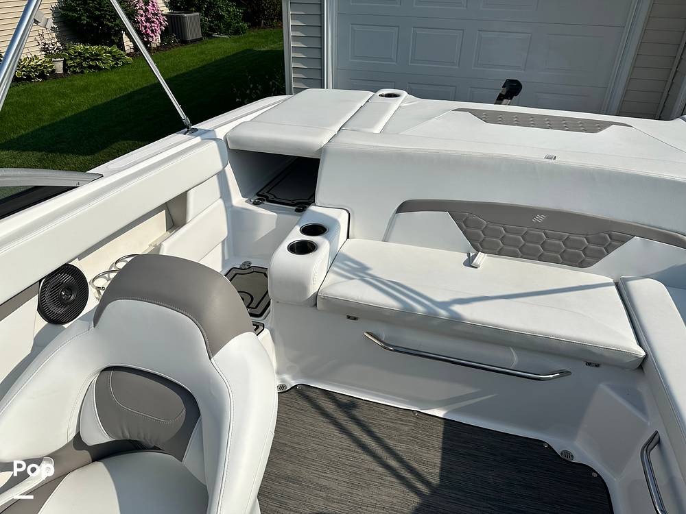 Slide: The Image of Four Winns HD2 2022 - 15639384