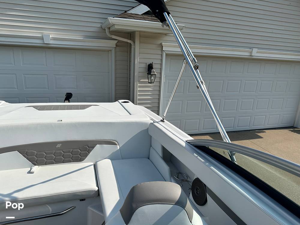 Slide: The Image of Four Winns HD2 2022 - 15639387