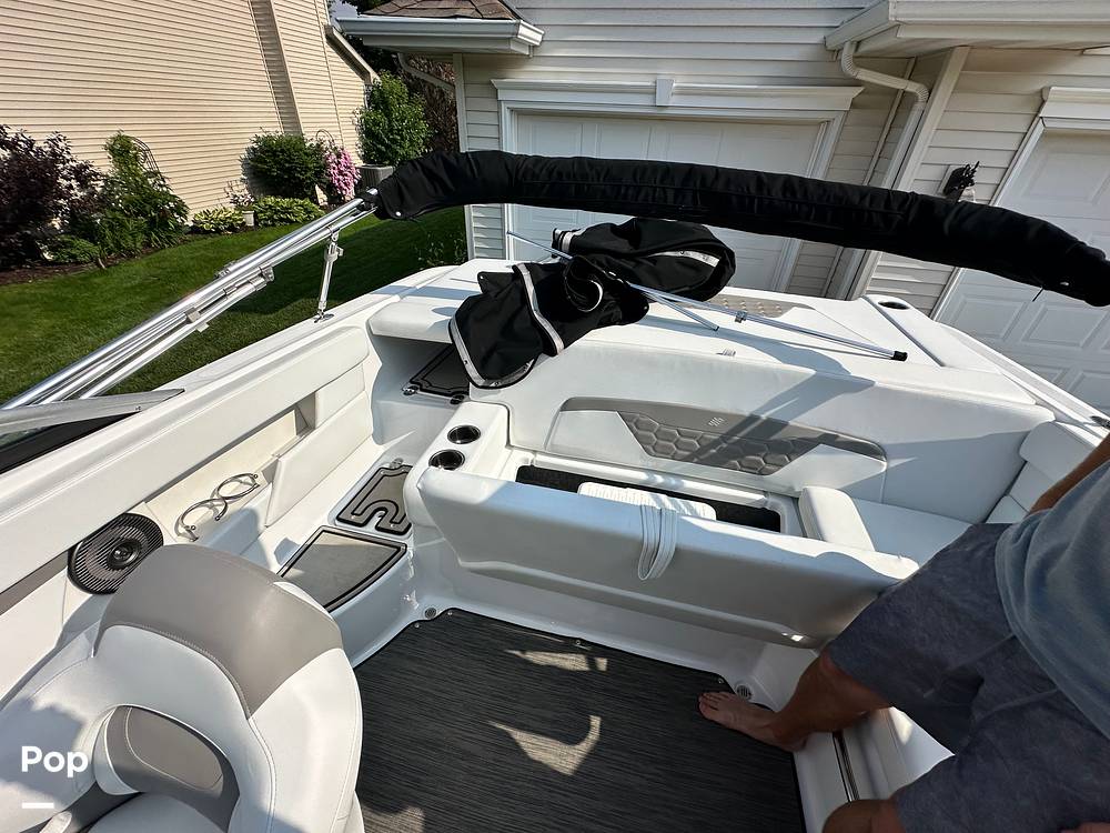 Slide: The Image of Four Winns HD2 2022 - 15639393