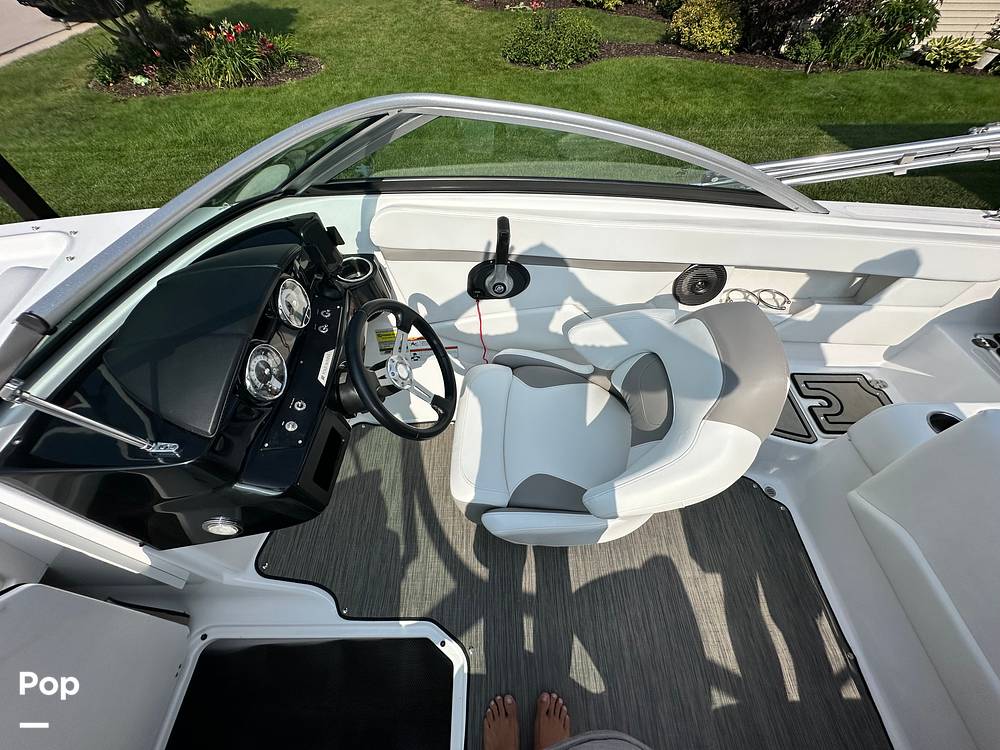 Slide: The Image of Four Winns HD2 2022 - 15639396