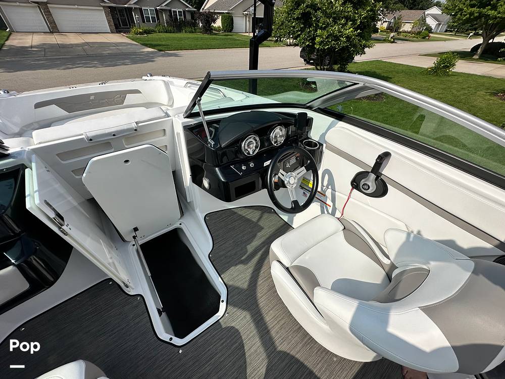 Slide: The Image of Four Winns HD2 2022 - 15639397