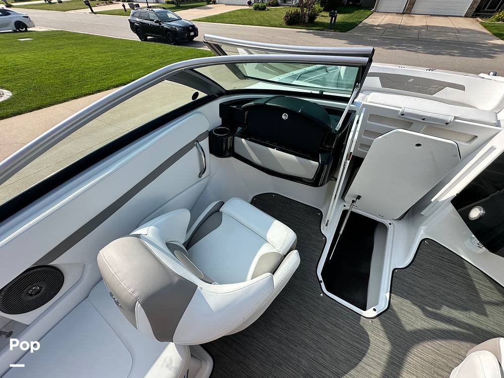 Slide: The Image of Four Winns HD2 2022 - 15639398