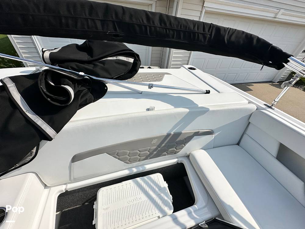 Slide: The Image of Four Winns HD2 2022 - 15639401