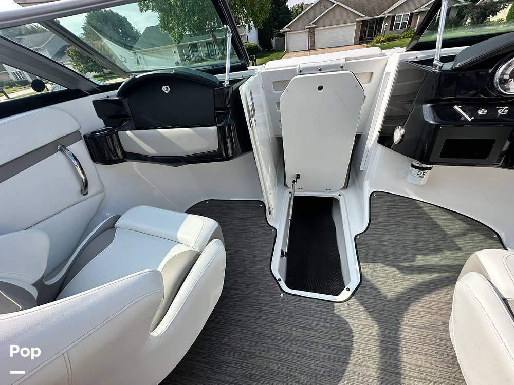 Slide: The Image of Four Winns HD2 2022 - 15639403