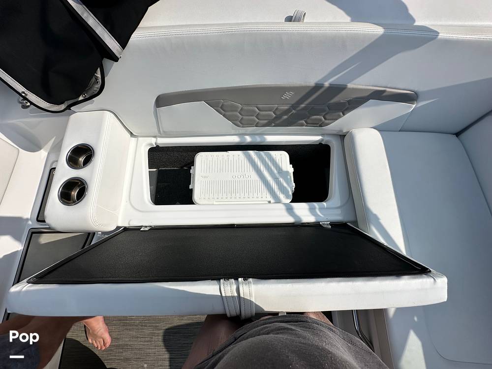 Slide: The Image of Four Winns HD2 2022 - 15639407