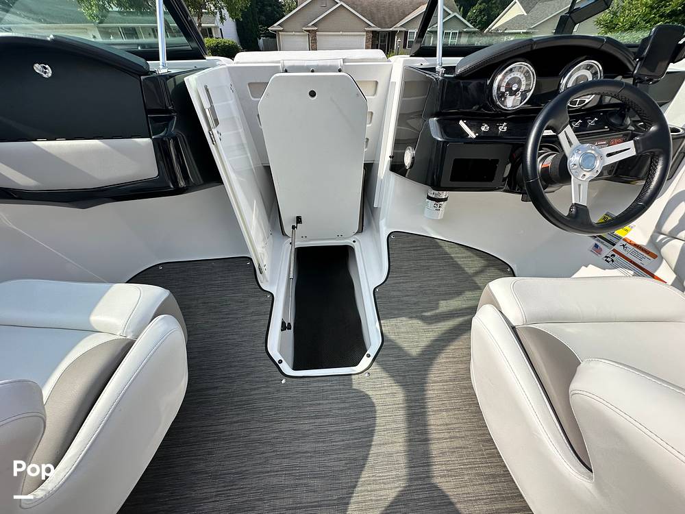 Slide: The Image of Four Winns HD2 2022 - 15639409