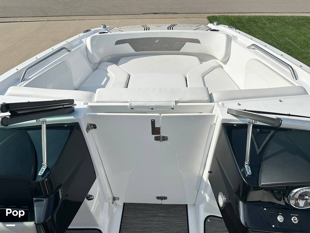 Slide: The Image of Four Winns HD2 2022 - 15639410