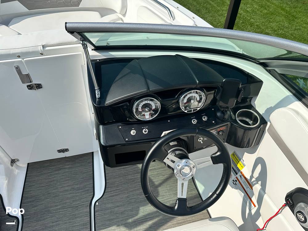 Slide: The Image of Four Winns HD2 2022 - 15639412